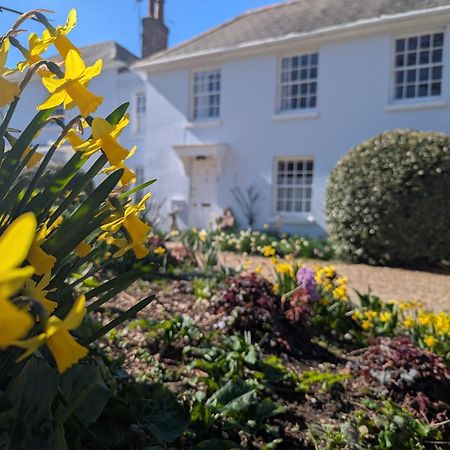 Georgian 2 Bedroom Apartment In Chichester With Free Parking - Chichester Holiday Properties Exteriör bild