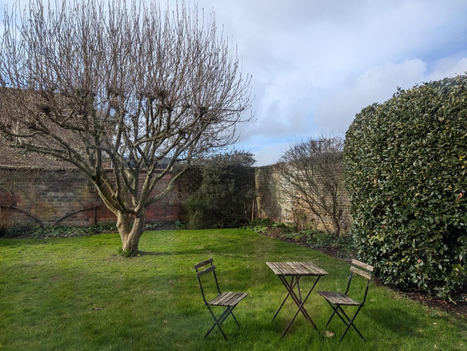 Georgian 2 Bedroom Apartment In Chichester With Free Parking - Chichester Holiday Properties Exteriör bild