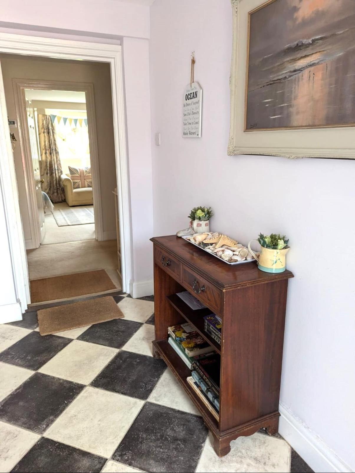 Georgian 2 Bedroom Apartment In Chichester With Free Parking - Chichester Holiday Properties Exteriör bild