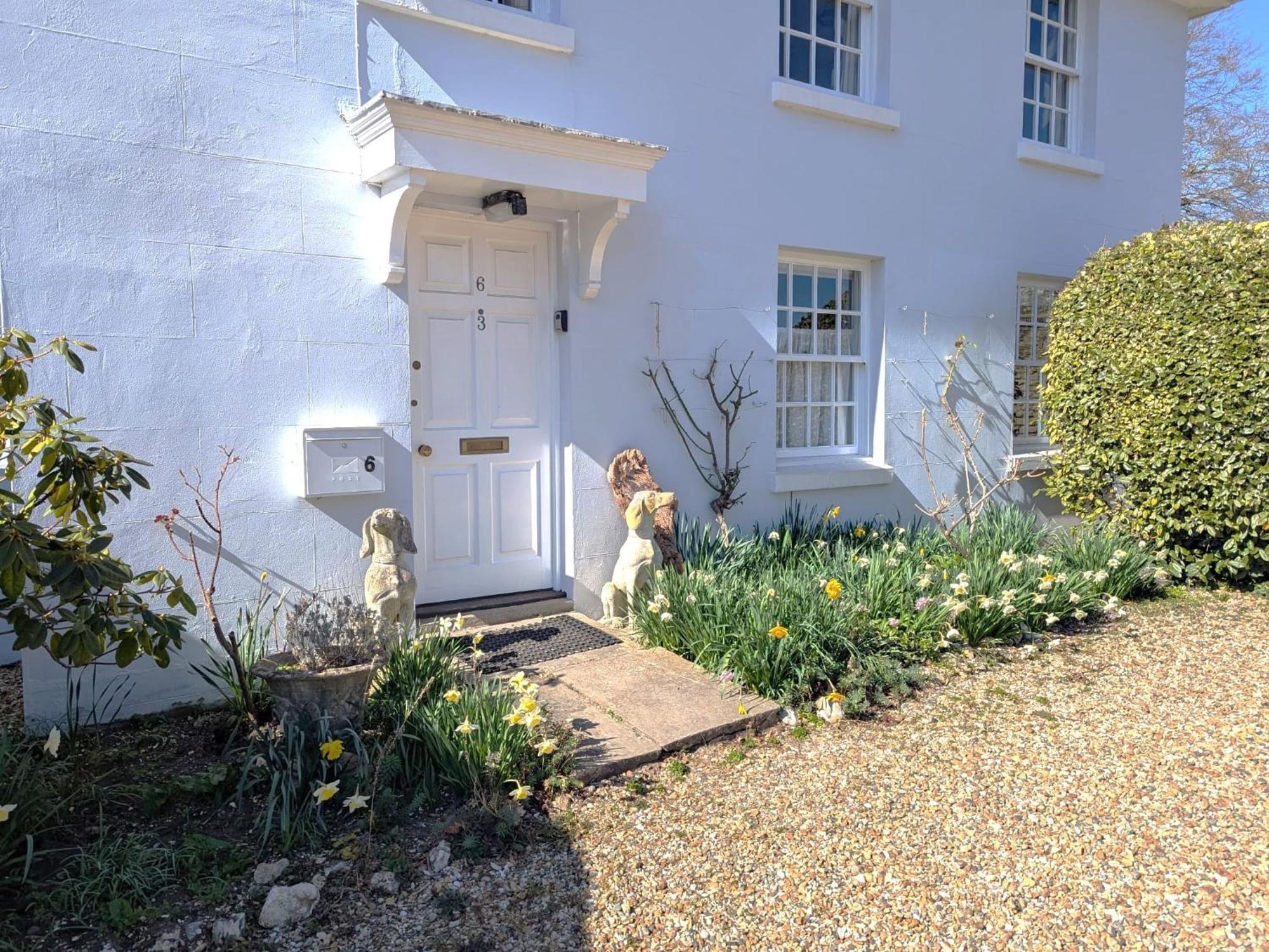 Georgian 2 Bedroom Apartment In Chichester With Free Parking - Chichester Holiday Properties Exteriör bild