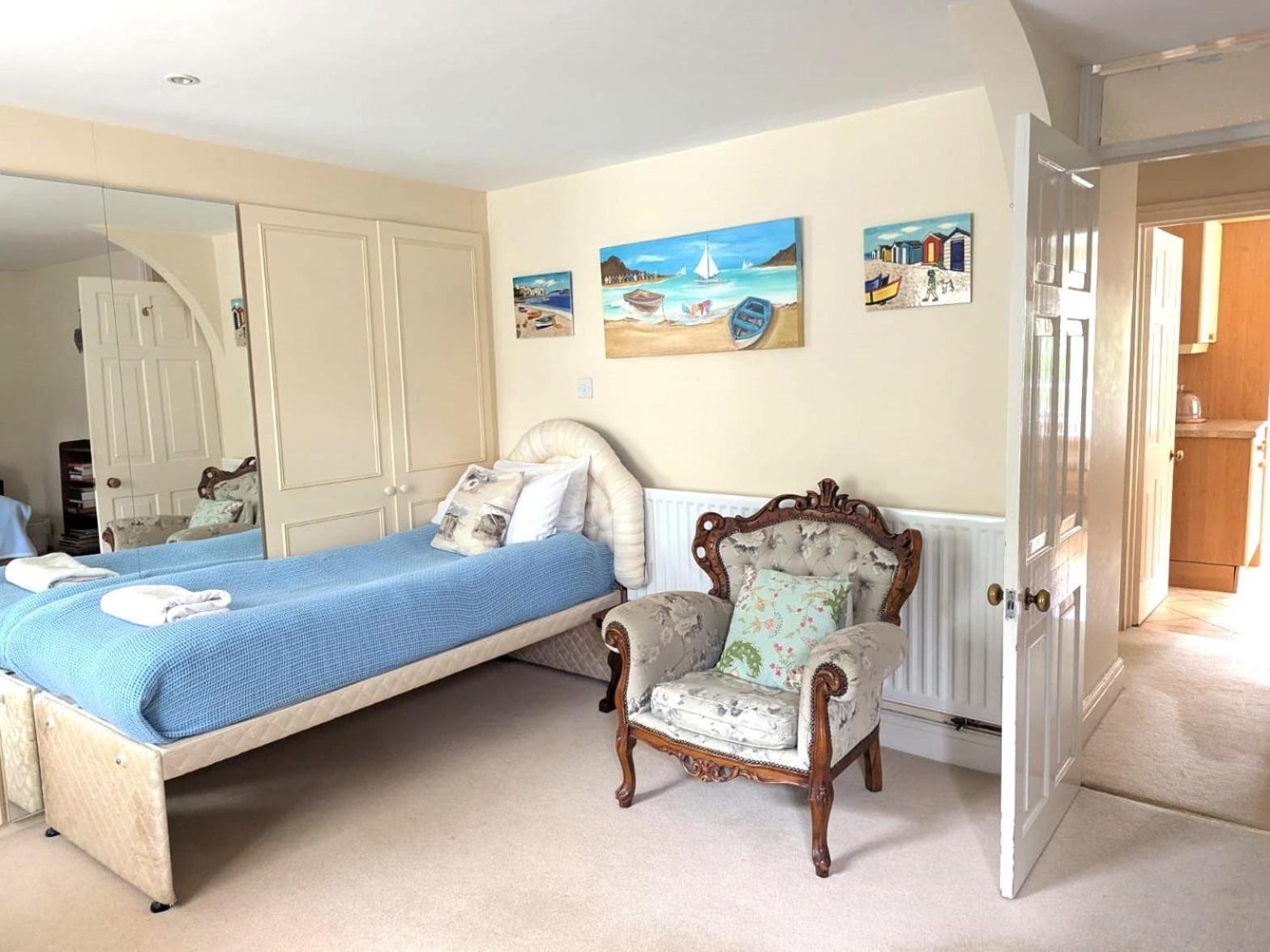 Georgian 2 Bedroom Apartment In Chichester With Free Parking - Chichester Holiday Properties Exteriör bild